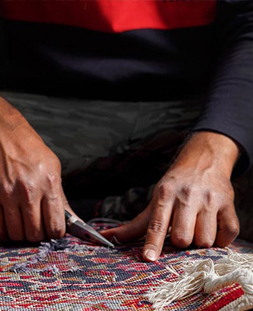 رفو گری قالی در قالیشویی پونک